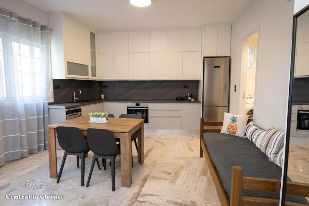 Central Lux House كالاماتا المظهر الخارجي الصورة