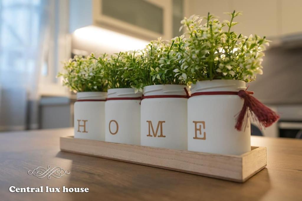 Central Lux House كالاماتا المظهر الخارجي الصورة