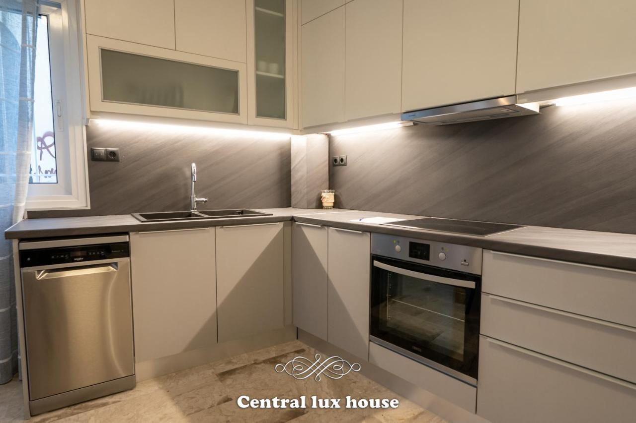 Central Lux House كالاماتا المظهر الخارجي الصورة